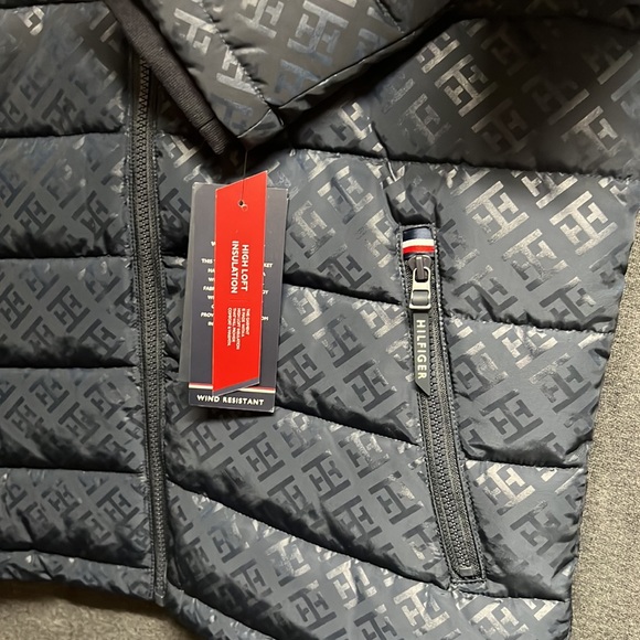 NWT - Tommy Hilfiger Men's Midweight Sherpa Lined Hooded Puffer Jacket - Size S - Picture 13 of 14